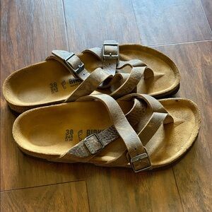 𝙱𝙸𝚁𝚔𝙴𝚗𝚂𝚝𝙾𝙲𝚔 𝚂𝙰𝙽𝙳𝙰𝙻𝚂